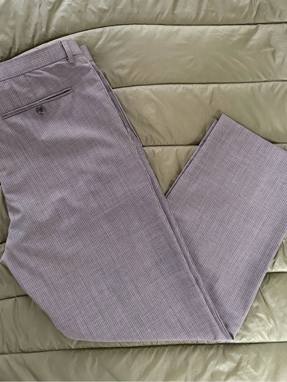 Banana Republic Men's Micro-houndstooth Dress Pants made in Jordan